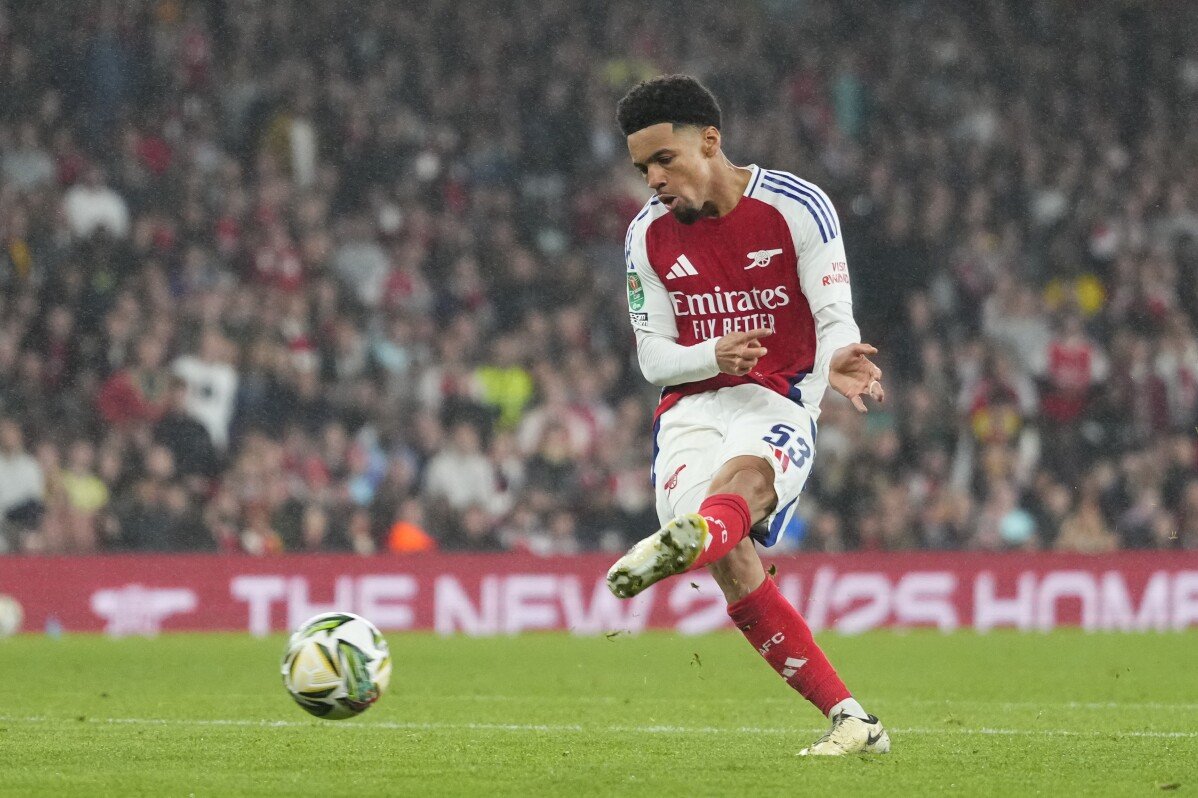 Ethan Nwaneri, 17, ghi bàn hai lần cho Arsenal trong trận thắng 5-1 trước Bolton và Liverpool đánh bại West Ham 5-1